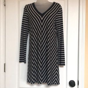Max Studio Weekend Dress Blue x White Striped Shift Dress Size XS